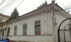 Молдова, Кишинев, улица Вероники Микле, 10 (str. Veronica Micle, 10)